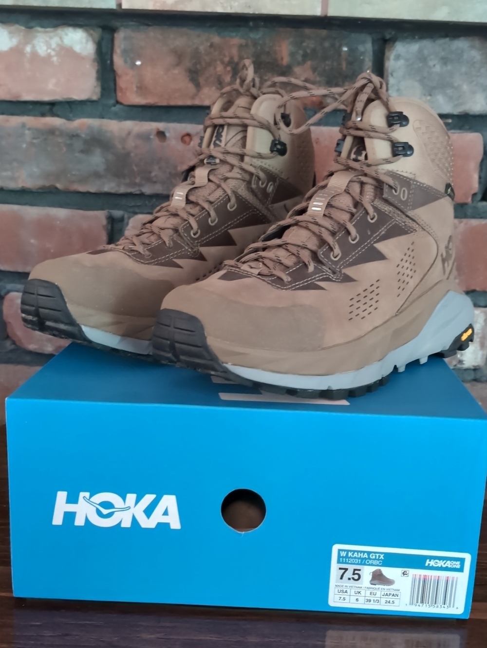 Hoka Kaha GTX Women's Waterproof Hiking Boot. Size 7.5.
